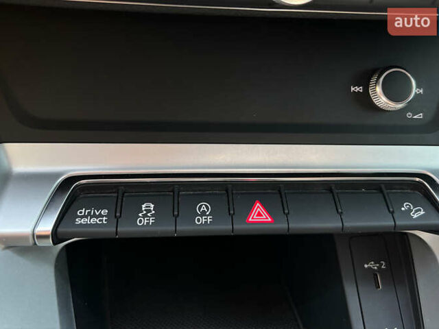 Белый Ауди Ку3, объемом двигателя 2 л и пробегом 42 тыс. км за 27900 $, фото 23 на Automoto.ua