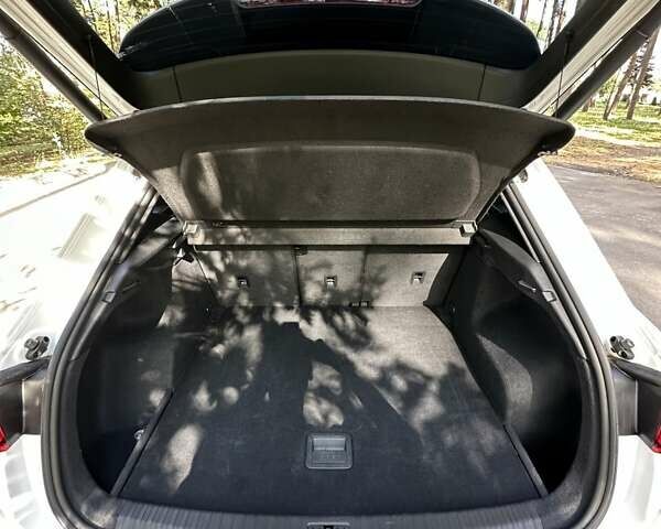 Білий Ауді Ку3, об'ємом двигуна 1.98 л та пробігом 133 тис. км за 21999 $, фото 12 на Automoto.ua