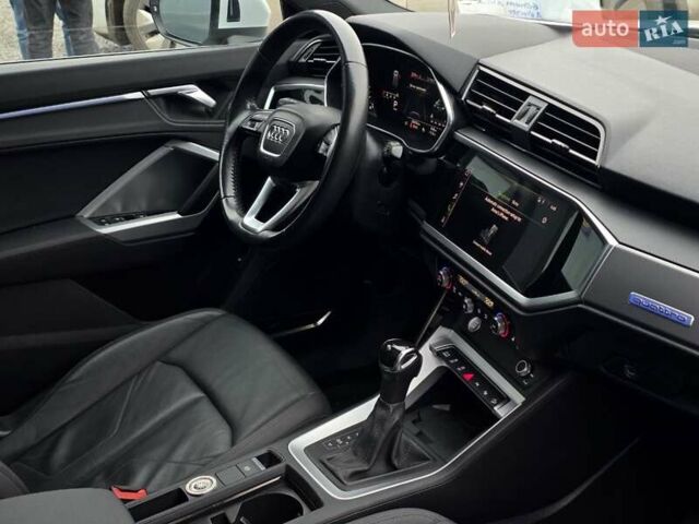 Белый Ауди Ку3, объемом двигателя 2 л и пробегом 63 тыс. км за 19999 $, фото 39 на Automoto.ua