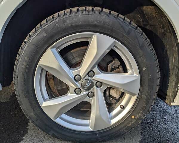 Белый Ауди Ку3, объемом двигателя 1.98 л и пробегом 98 тыс. км за 28000 $, фото 12 на Automoto.ua