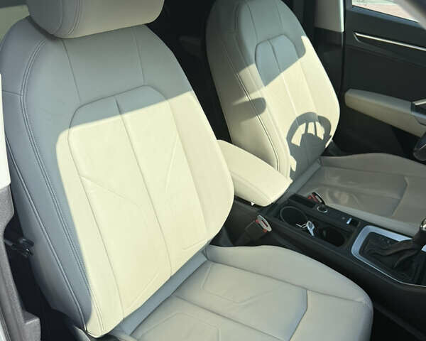 Белый Ауди Ку3, объемом двигателя 1.97 л и пробегом 85 тыс. км за 27600 $, фото 9 на Automoto.ua