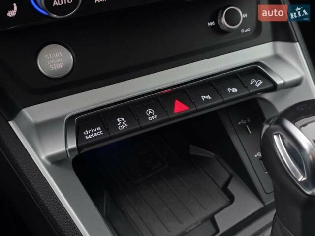 Белый Ауди Ку3, объемом двигателя 2 л и пробегом 63 тыс. км за 19999 $, фото 52 на Automoto.ua