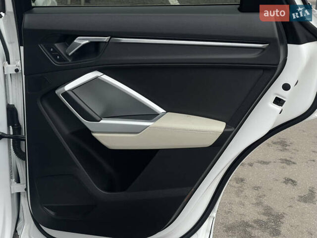 Белый Ауди Ку3, объемом двигателя 1.98 л и пробегом 108 тыс. км за 18999 $, фото 23 на Automoto.ua