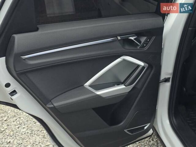 Белый Ауди Ку3, объемом двигателя 2 л и пробегом 63 тыс. км за 19999 $, фото 29 на Automoto.ua