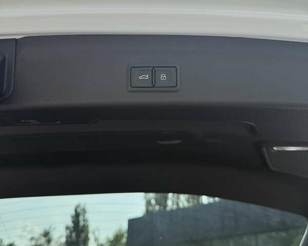 Белый Ауди Ку3, объемом двигателя 1.97 л и пробегом 85 тыс. км за 27600 $, фото 14 на Automoto.ua