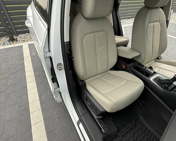 Білий Ауді Ку3, об'ємом двигуна 1.97 л та пробігом 66 тис. км за 28000 $, фото 21 на Automoto.ua