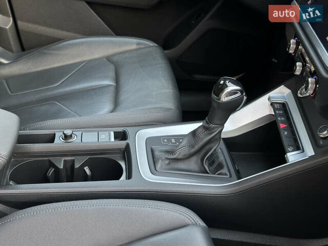 Белый Ауди Ку3, объемом двигателя 2 л и пробегом 42 тыс. км за 27999 $, фото 90 на Automoto.ua