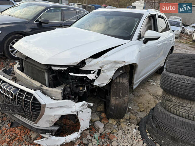 Белый Ауди Ку3, объемом двигателя 2 л и пробегом 50 тыс. км за 10500 $, фото 5 на Automoto.ua