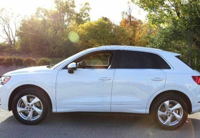 Белый Ауди Ку3, объемом двигателя 2 л и пробегом 34 тыс. км за 8900 $, фото 1 на Automoto.ua