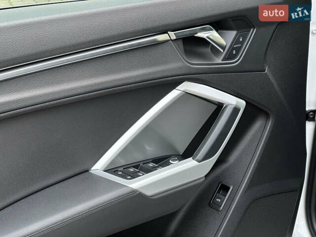 Білий Ауді Ку3, об'ємом двигуна 2 л та пробігом 42 тис. км за 28500 $, фото 46 на Automoto.ua