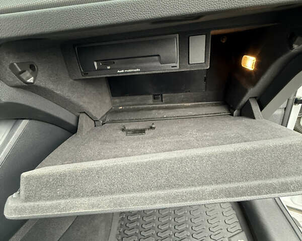 Білий Ауді Ку3, об'ємом двигуна 1.97 л та пробігом 66 тис. км за 28000 $, фото 28 на Automoto.ua