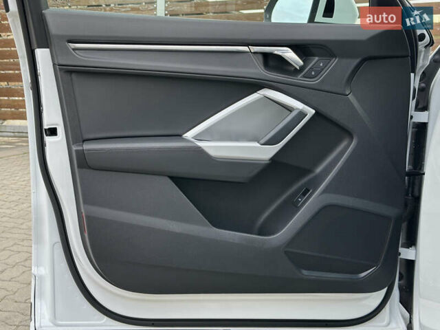 Белый Ауди Ку3, объемом двигателя 2 л и пробегом 42 тыс. км за 27999 $, фото 45 на Automoto.ua