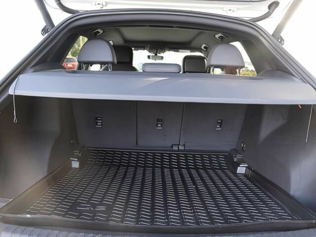 Білий Ауді Ку3, об'ємом двигуна 2 л та пробігом 38 тис. км за 11800 $, фото 16 на Automoto.ua