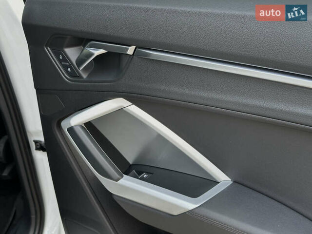 Белый Ауди Ку3, объемом двигателя 2 л и пробегом 42 тыс. км за 27999 $, фото 76 на Automoto.ua