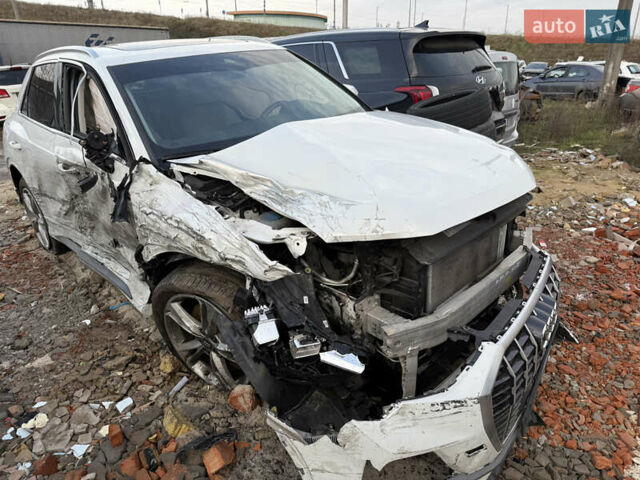 Белый Ауди Ку3, объемом двигателя 2 л и пробегом 50 тыс. км за 10500 $, фото 4 на Automoto.ua