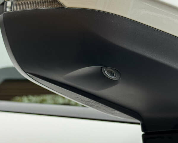 Белый Ауди Ку3, объемом двигателя 2 л и пробегом 60 тыс. км за 29500 $, фото 7 на Automoto.ua