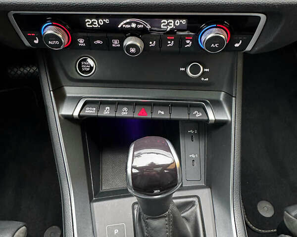 Белый Ауди Ку3, объемом двигателя 2 л и пробегом 60 тыс. км за 29500 $, фото 15 на Automoto.ua