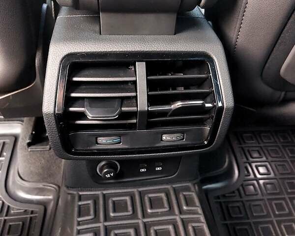 Белый Ауди Ку3, объемом двигателя 1.98 л и пробегом 50 тыс. км за 25200 $, фото 17 на Automoto.ua