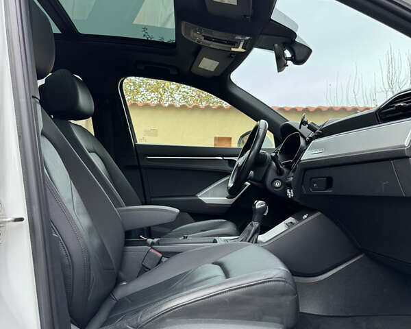 Білий Ауді Ку3, об'ємом двигуна 1.98 л та пробігом 142 тис. км за 25500 $, фото 9 на Automoto.ua