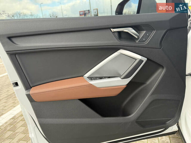 Белый Ауди Ку3, объемом двигателя 1.4 л и пробегом 46 тыс. км за 29500 $, фото 22 на Automoto.ua