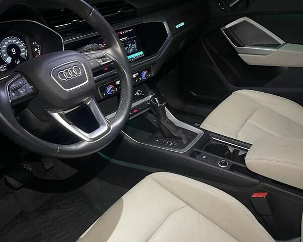 Белый Ауди Ку3, объемом двигателя 1.98 л и пробегом 78 тыс. км за 27900 $, фото 6 на Automoto.ua