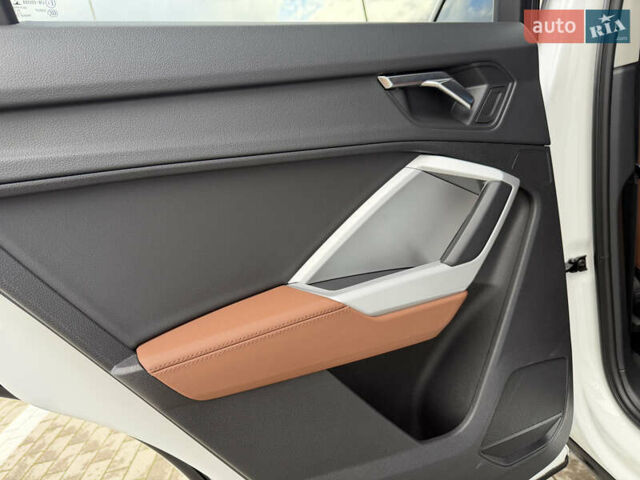 Белый Ауди Ку3, объемом двигателя 1.4 л и пробегом 46 тыс. км за 29500 $, фото 27 на Automoto.ua