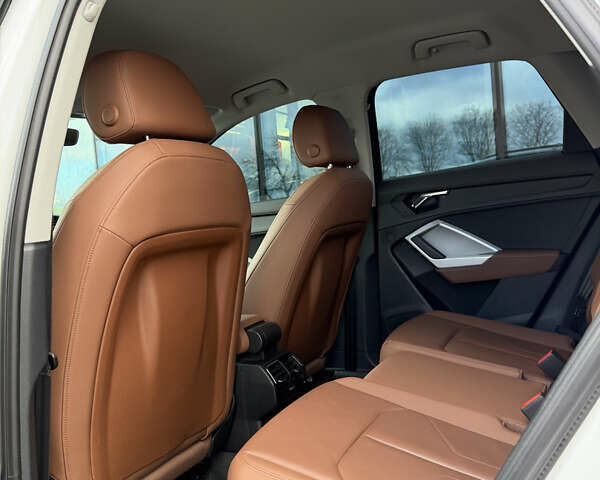 Белый Ауди Ку3, объемом двигателя 1.4 л и пробегом 46 тыс. км за 29500 $, фото 26 на Automoto.ua