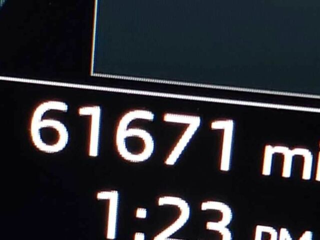 Белый Ауди Ку3, объемом двигателя 2 л и пробегом 98 тыс. км за 15300 $, фото 6 на Automoto.ua