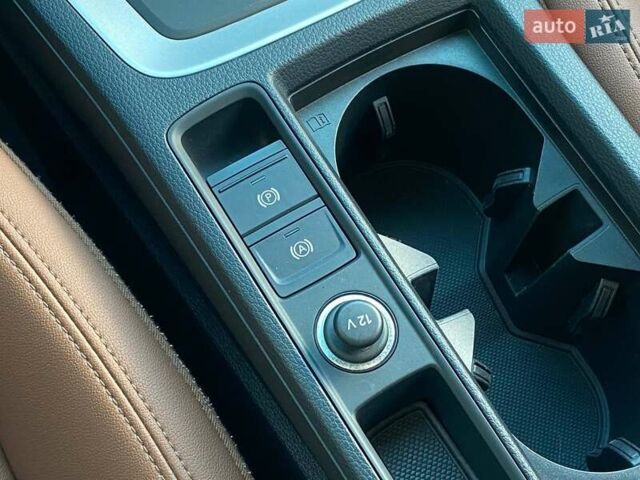 Белый Ауди Ку3, объемом двигателя 1.4 л и пробегом 46 тыс. км за 31490 $, фото 20 на Automoto.ua