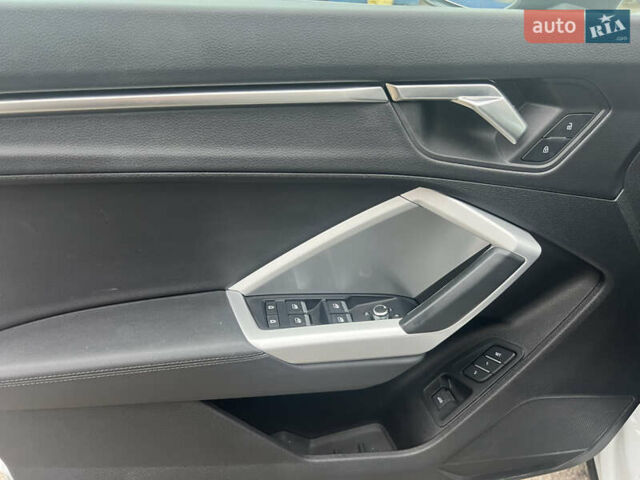 Белый Ауди Ку3, объемом двигателя 1.98 л и пробегом 16 тыс. км за 32200 $, фото 35 на Automoto.ua