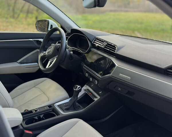 Белый Ауди Ку3, объемом двигателя 2 л и пробегом 20 тыс. км за 32500 $, фото 30 на Automoto.ua