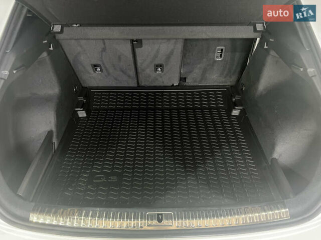 Белый Ауди Ку3, объемом двигателя 1.98 л и пробегом 16 тыс. км за 32200 $, фото 49 на Automoto.ua