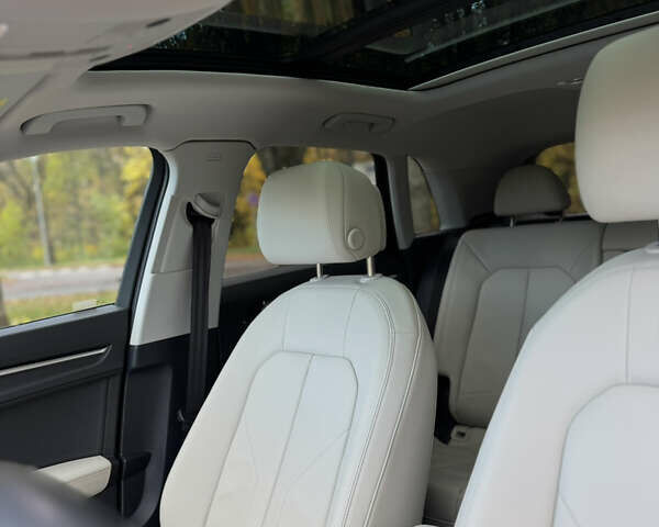 Белый Ауди Ку3, объемом двигателя 2 л и пробегом 20 тыс. км за 32500 $, фото 46 на Automoto.ua