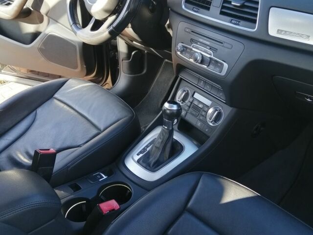 Черный Ауди Ку3, объемом двигателя 2 л и пробегом 137 тыс. км за 15000 $, фото 5 на Automoto.ua