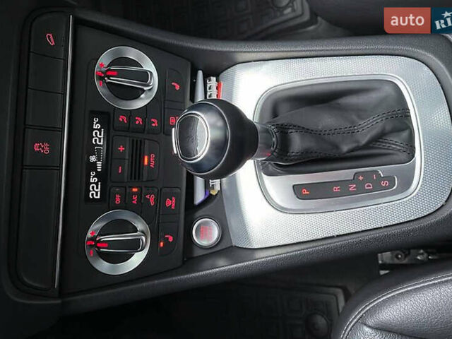 Черный Ауди Ку3, объемом двигателя 1.98 л и пробегом 107 тыс. км за 17200 $, фото 19 на Automoto.ua