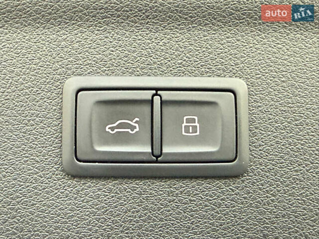 Чорний Ауді Ку3, об'ємом двигуна 2 л та пробігом 171 тис. км за 13700 $, фото 42 на Automoto.ua