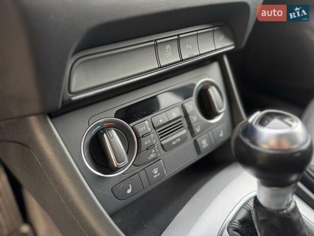 Черный Ауди Ку3, объемом двигателя 1.98 л и пробегом 147 тыс. км за 16700 $, фото 10 на Automoto.ua