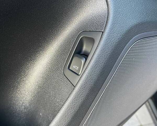 Черный Ауди Ку3, объемом двигателя 1.98 л и пробегом 128 тыс. км за 17100 $, фото 13 на Automoto.ua