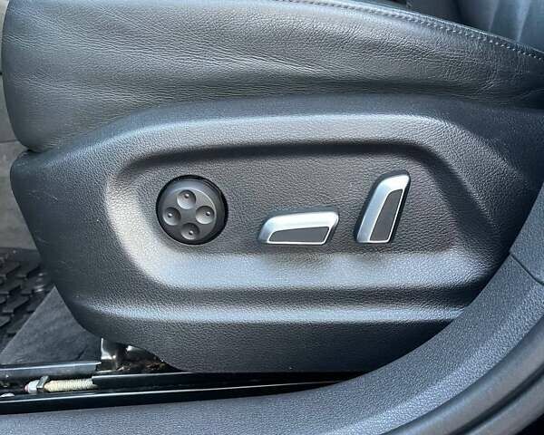 Черный Ауди Ку3, объемом двигателя 1.98 л и пробегом 128 тыс. км за 17100 $, фото 16 на Automoto.ua