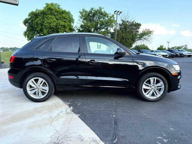 Черный Ауди Ку3, объемом двигателя 2 л и пробегом 99 тыс. км за 15000 $, фото 2 на Automoto.ua