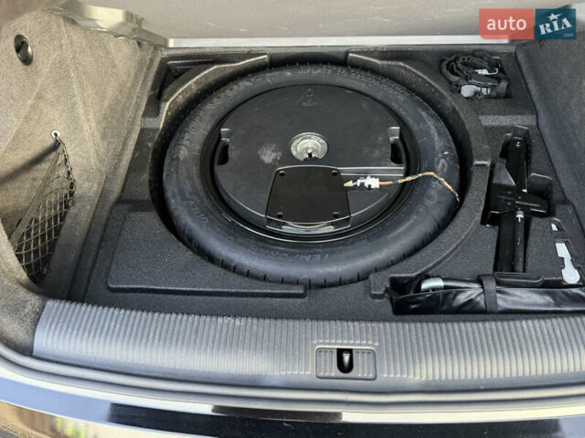 Черный Ауди Ку3, объемом двигателя 2 л и пробегом 98 тыс. км за 18000 $, фото 21 на Automoto.ua