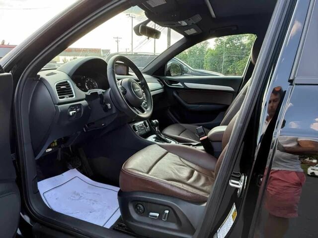 Черный Ауди Ку3, объемом двигателя 2 л и пробегом 99 тыс. км за 15000 $, фото 7 на Automoto.ua