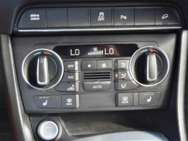 Чорний Ауді Ку3, об'ємом двигуна 2 л та пробігом 61 тис. км за 12900 $, фото 12 на Automoto.ua