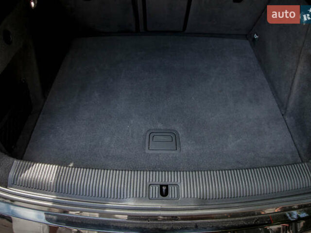 Черный Ауди Ку3, объемом двигателя 1.98 л и пробегом 126 тыс. км за 18900 $, фото 88 на Automoto.ua