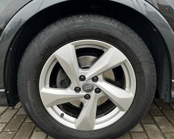 Черный Ауди Ку3, объемом двигателя 1.5 л и пробегом 194 тыс. км за 21500 $, фото 7 на Automoto.ua