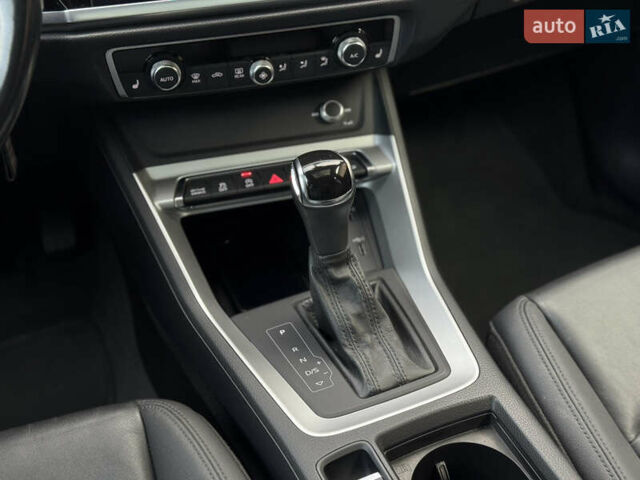 Черный Ауди Ку3, объемом двигателя 1.98 л и пробегом 100 тыс. км за 23999 $, фото 69 на Automoto.ua