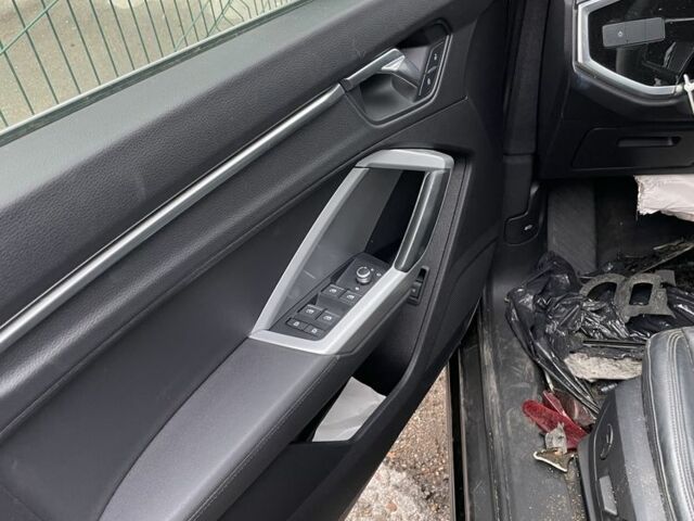 Черный Ауди Ку3, объемом двигателя 2 л и пробегом 120 тыс. км за 11500 $, фото 4 на Automoto.ua