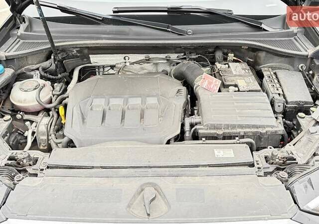 Черный Ауди Ку3, объемом двигателя 1.98 л и пробегом 124 тыс. км за 24900 $, фото 9 на Automoto.ua