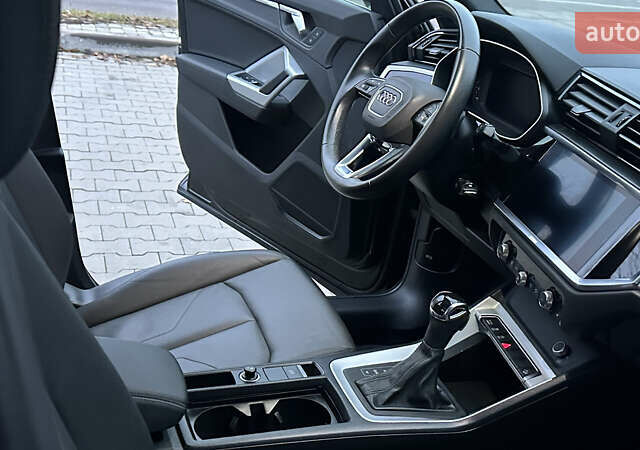 Черный Ауди Ку3, объемом двигателя 2 л и пробегом 22 тыс. км за 25200 $, фото 24 на Automoto.ua