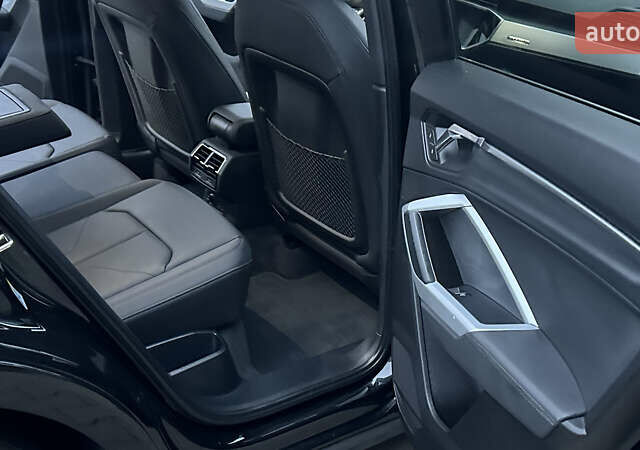 Черный Ауди Ку3, объемом двигателя 2 л и пробегом 22 тыс. км за 25200 $, фото 26 на Automoto.ua